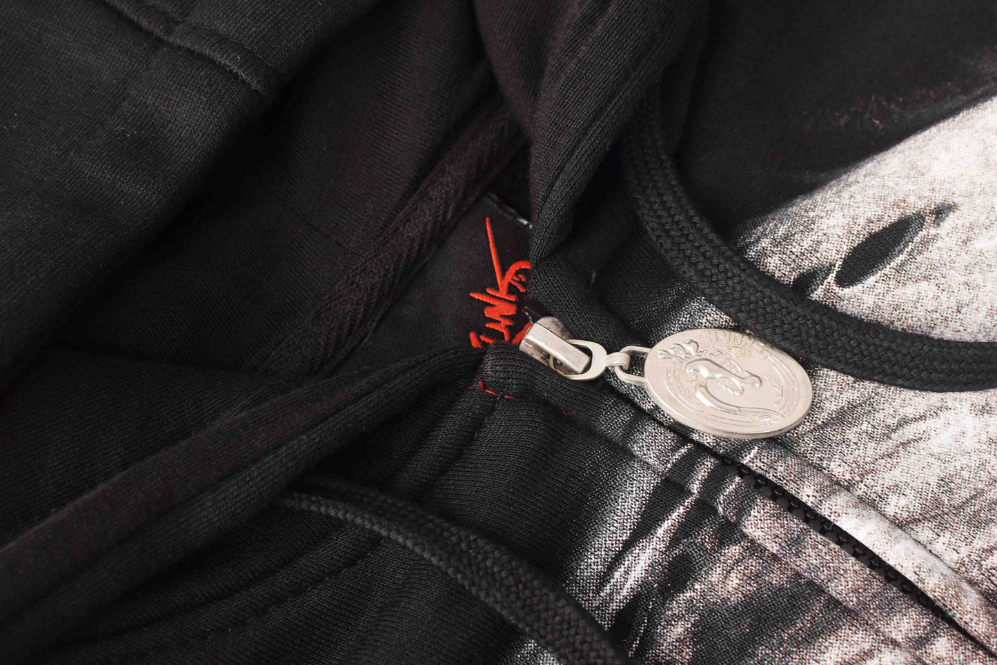 Unisex Streetwear Punk Gothic Skull Zip-Up Hoodie – Dark Themed Graphic with Bold Edgy Design, Perfect for Goth Fans & Bold Outfits